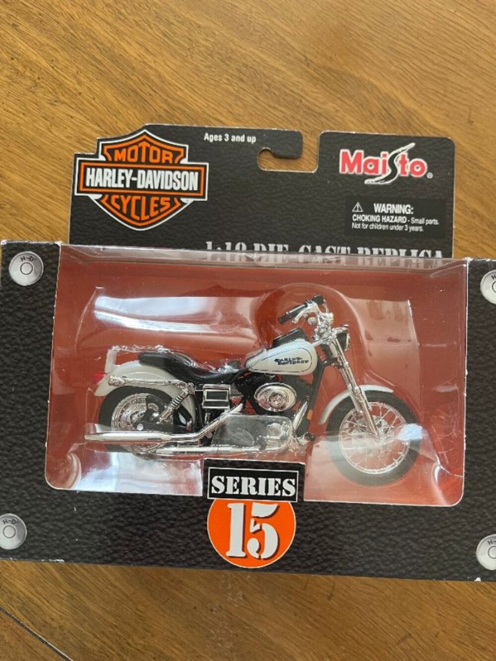 New in Original Box 2002 Series 15 Dyna Low Rider Die Cast Metal Replica